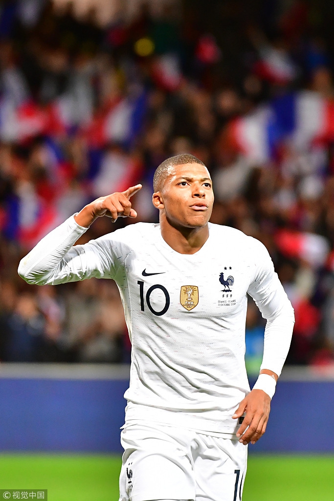 李磊：这赛季我们有争取双冠的机会，但很可惜没有拿到（李磊：本季原有望冲击双冠，最终未能如愿）