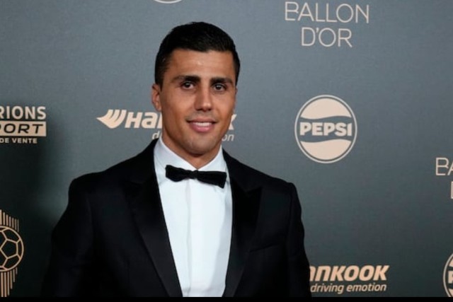 出席白宫晚宴后，C罗与美国防务部长合影（白宫晚宴后，C罗与美国防长合影留念）