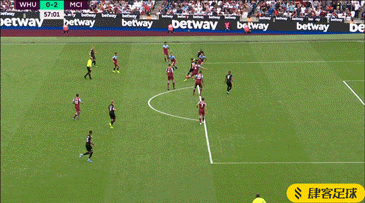 中超：上海海港4-0大胜深圳队（中超：上海海港4-0完胜深圳队）