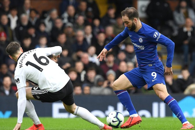 尹鸿博告别信：膝盖和小腿肌无法承受梦想之重，未来会做青训（尹鸿博告别：膝盖与小腿肌难负逐梦之重，未来投身青训）