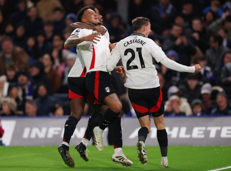 万-比萨卡8.7分羞辱老东家，曼联主场闷平保级队，阿莫林换人再遭质疑（万-比萨卡获8.7分刺痛旧主，曼联主场被保级队逼平，阿莫林换人再遭质疑）