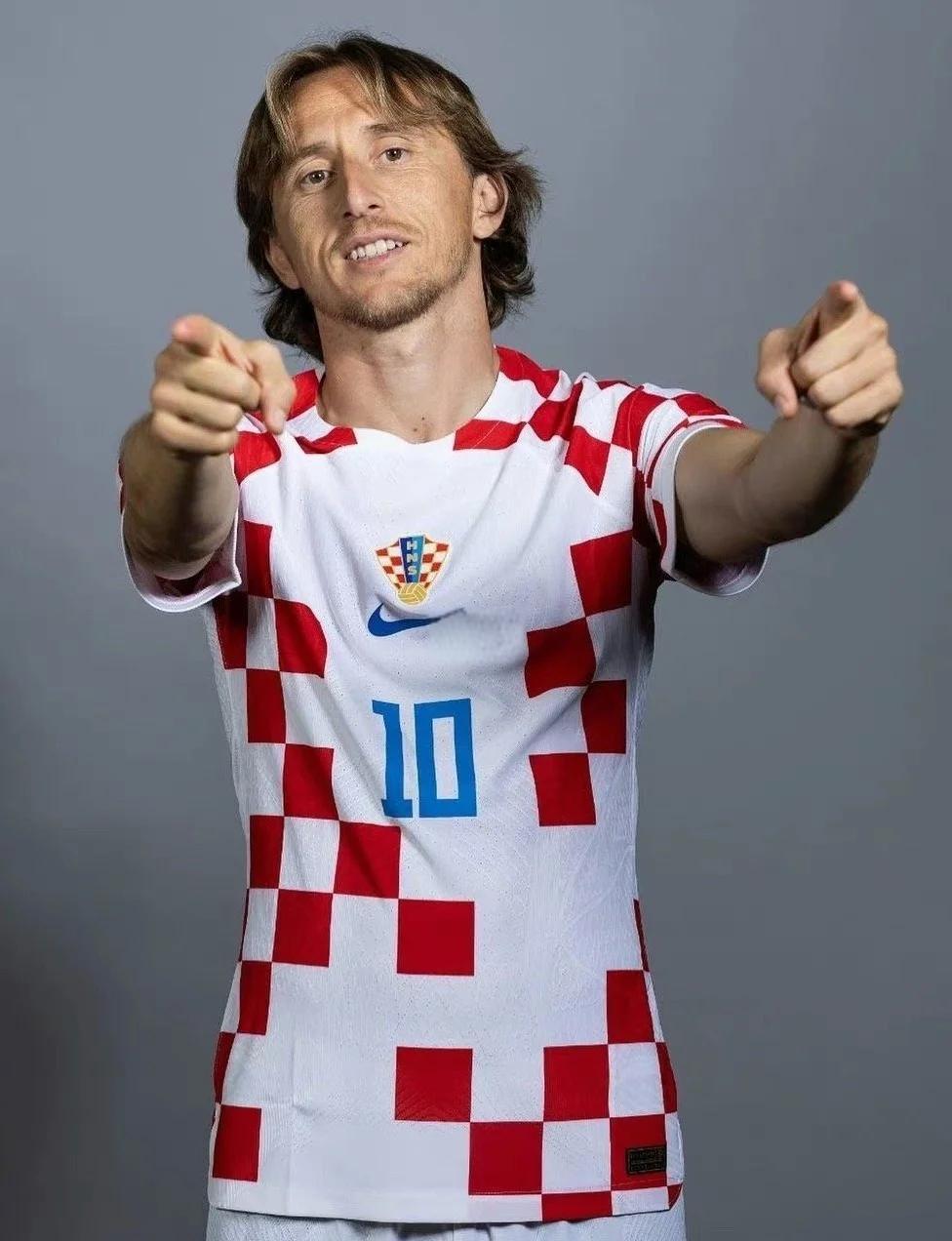 欧洲冠军联赛：皇马意外失利，阿森纳全胜晋级（欧冠：皇马爆冷失利，阿森纳全胜出线）